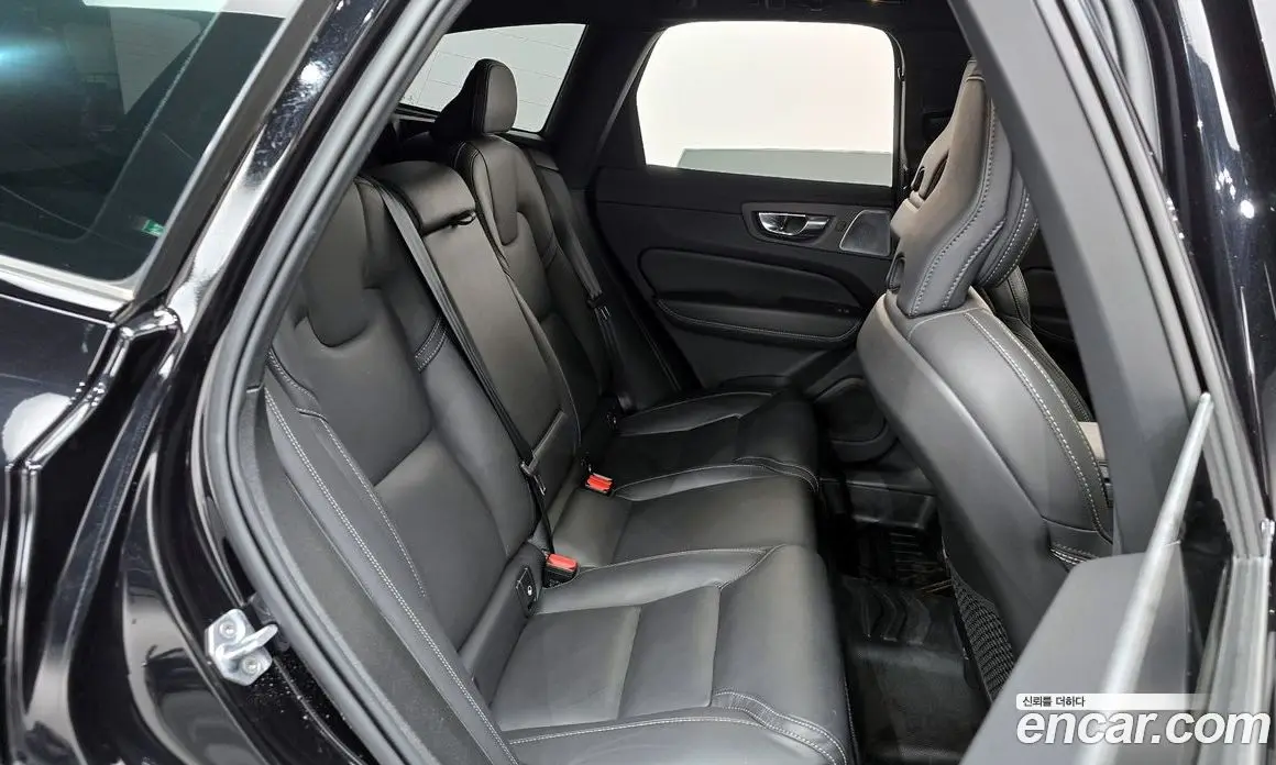 Volvo XC60 2022 2.0 автомат (гидро), фото 17 Volvo XC60 2022 2.0 автомат (гидро), фото 17
