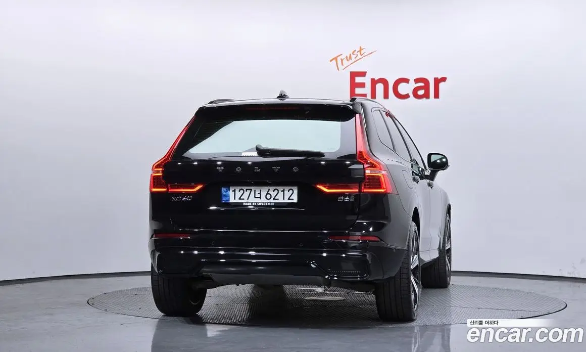Volvo XC60 2022 2.0 автомат (гидро), фото 4 Volvo XC60 2022 2.0 автомат (гидро), фото 4