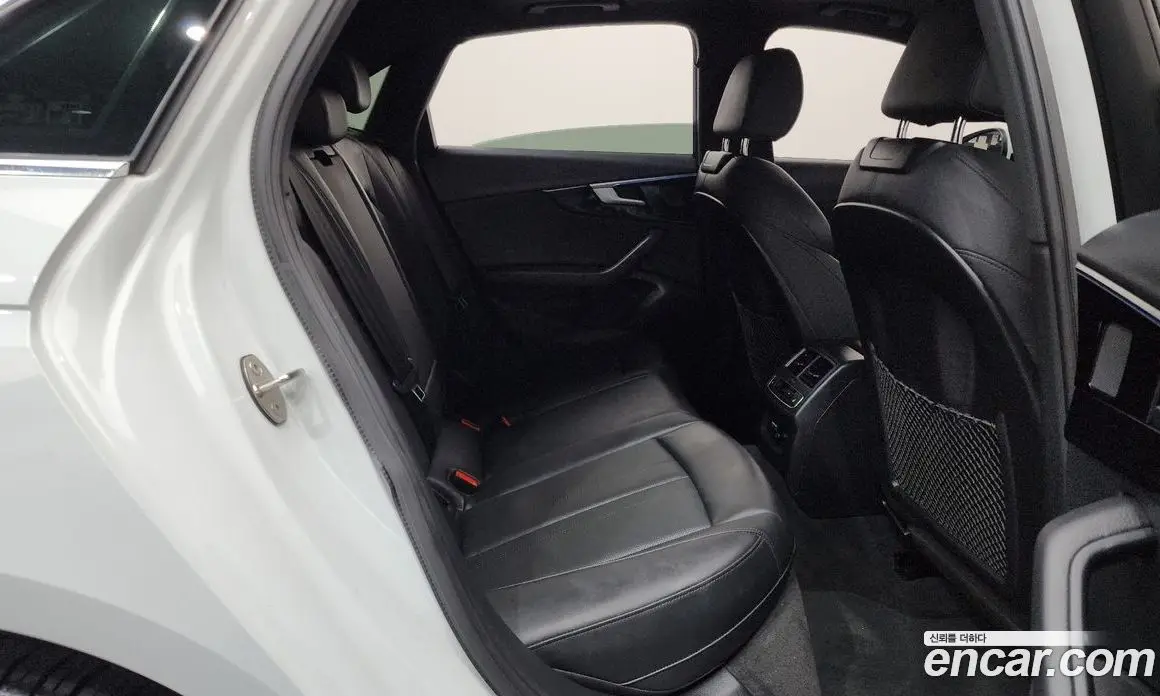 Audi A4 2021 2.0 автомат (гидро), фото 12