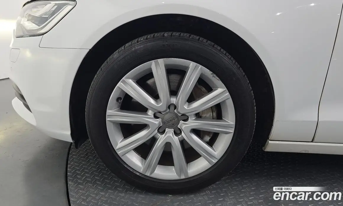 Audi A6 2013 3.0 автомат (гидро), фото 5