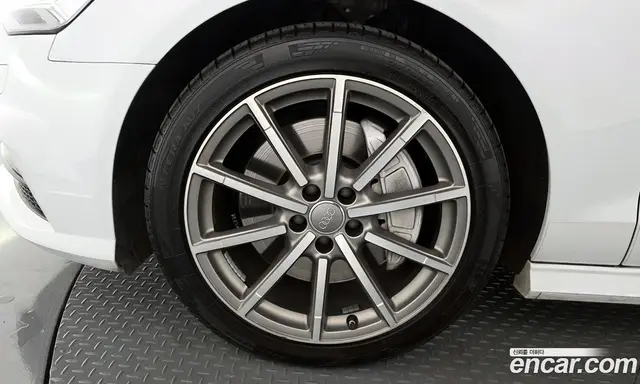 Audi A6 2018 2.0 автомат (гидро), миниатюра 5