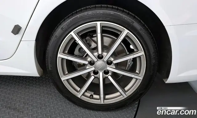 Audi A6 2018 2.0 автомат (гидро), миниатюра 7
