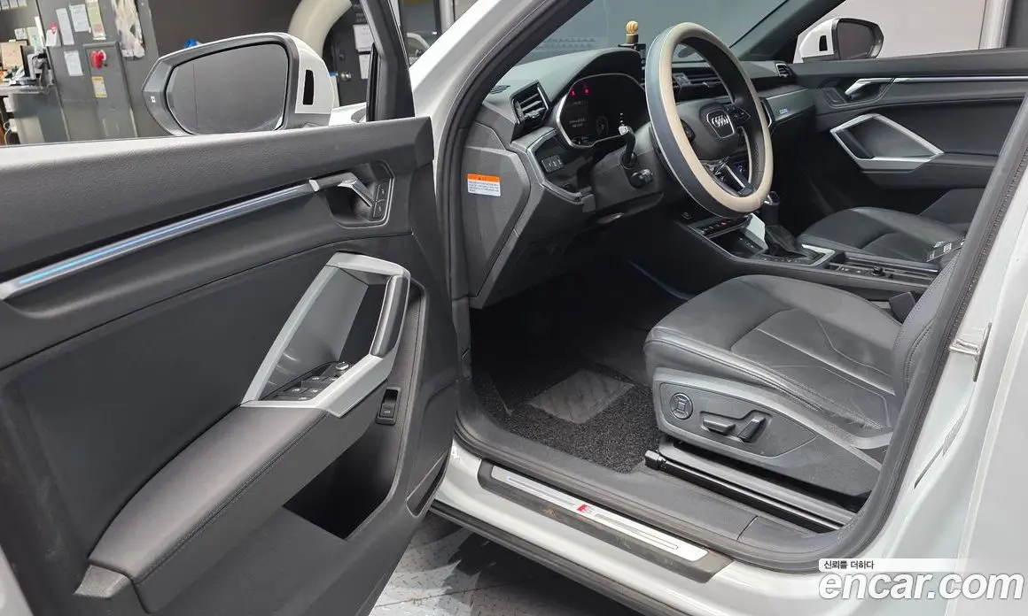 Audi Q3 2023 2.0 автомат (гидро), фото 13
