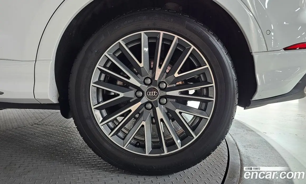Audi Q3 2023 2.0 автомат (гидро), фото 7