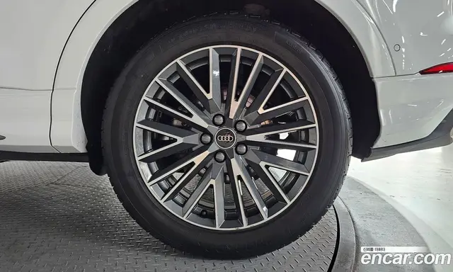 Audi Q3 2023 2.0 автомат (гидро), миниатюра 7