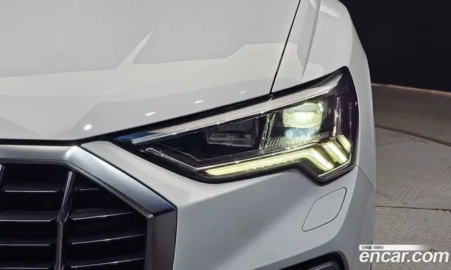 Audi Q3 2023 2.0 автомат (гидро), миниатюра 8