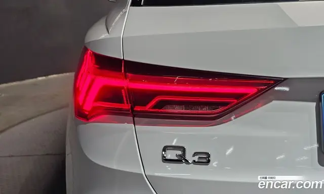 Audi Q3 2023 2.0 автомат (гидро), миниатюра 9