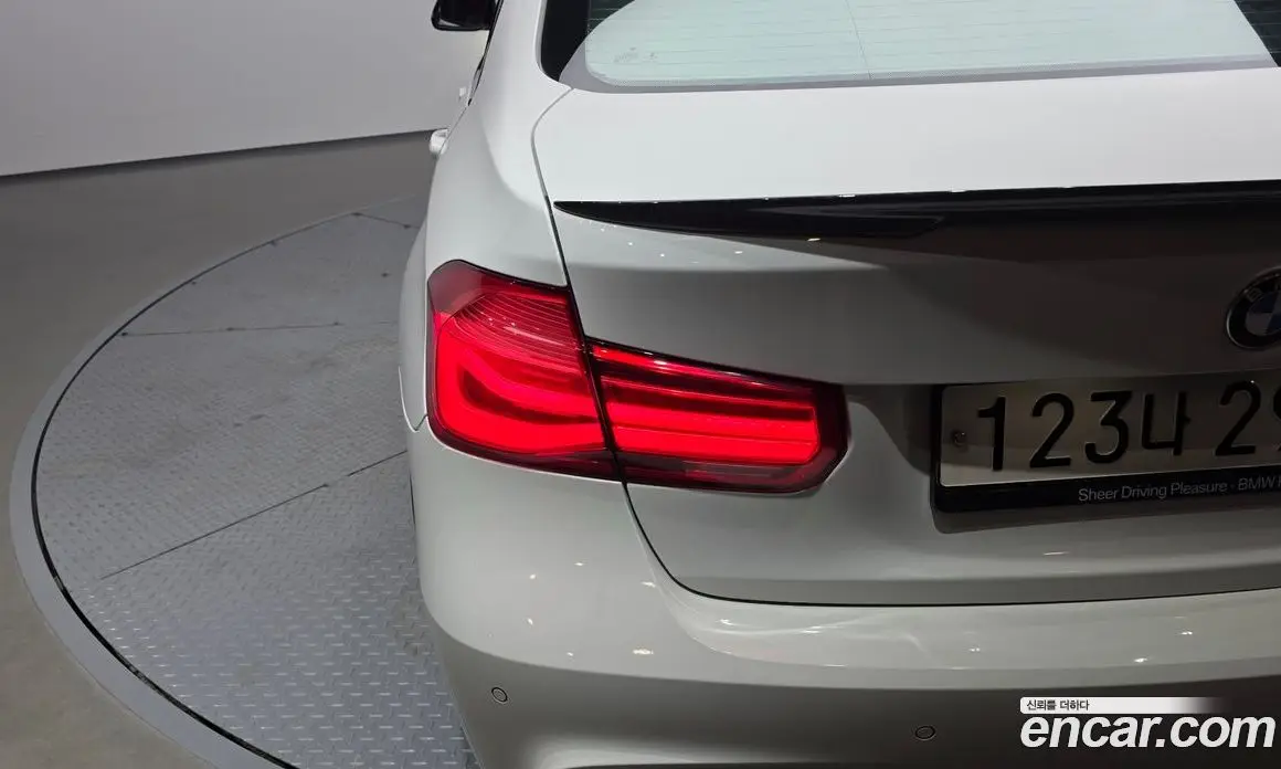 BMW 3 серия 2017 2.0 автомат (гидро), фото 9