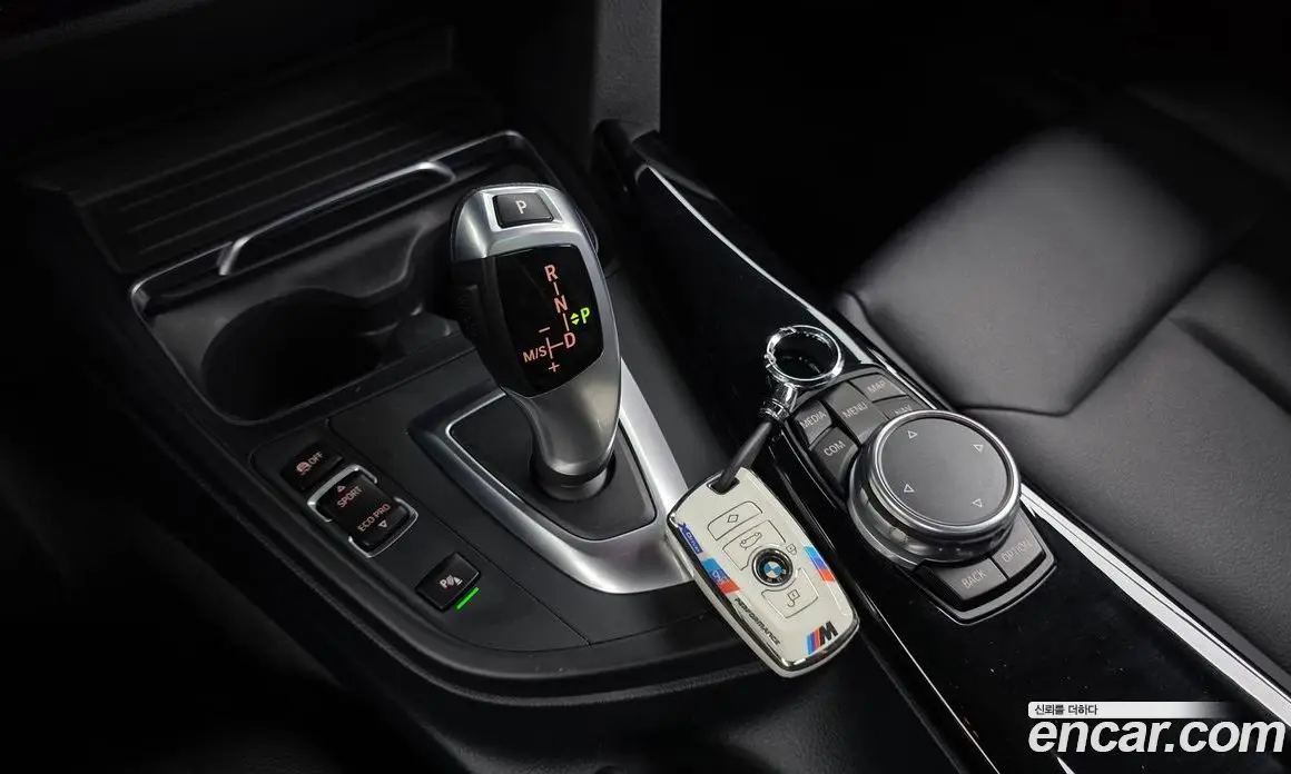 BMW 3 серия 2017 2.0 автомат (гидро), фото 11