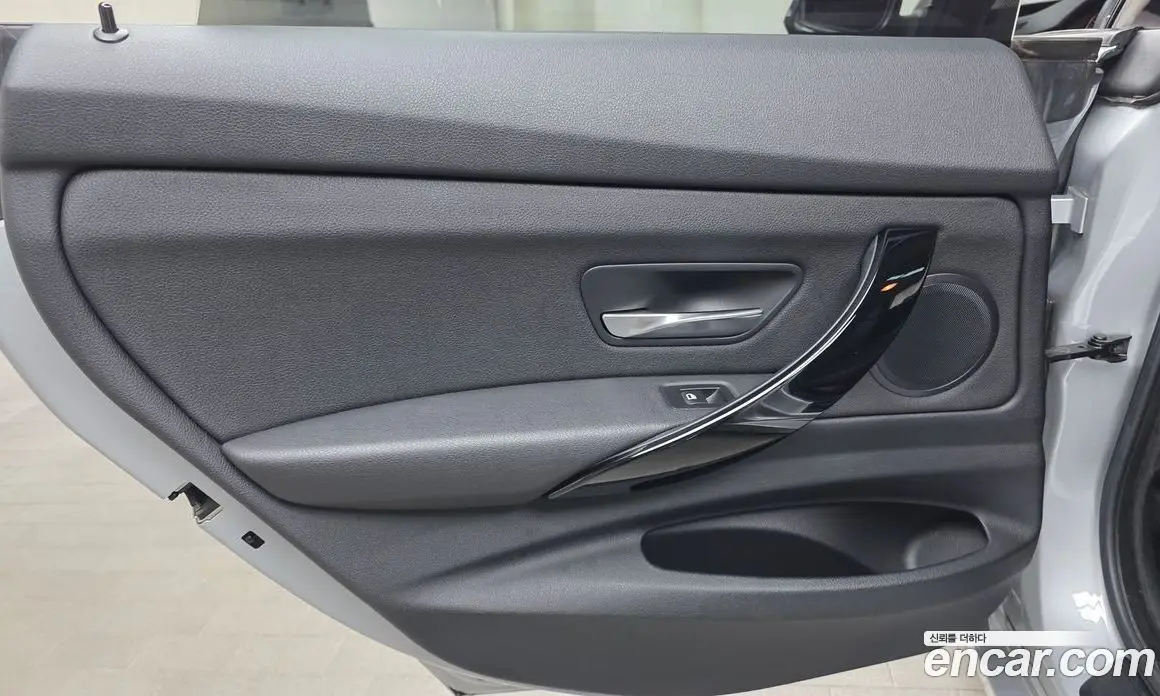 BMW 3 серия 2017 2.0 автомат (гидро), фото 14