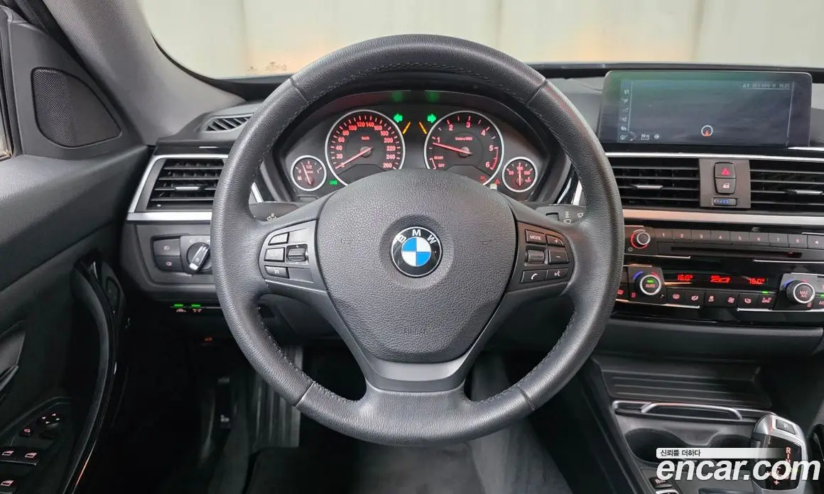 BMW 3 серия 2017 2.0 автомат (гидро), фото 19