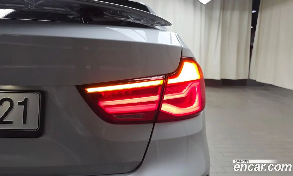 BMW 3 серия 2017 2.0 автомат (гидро), фото 8