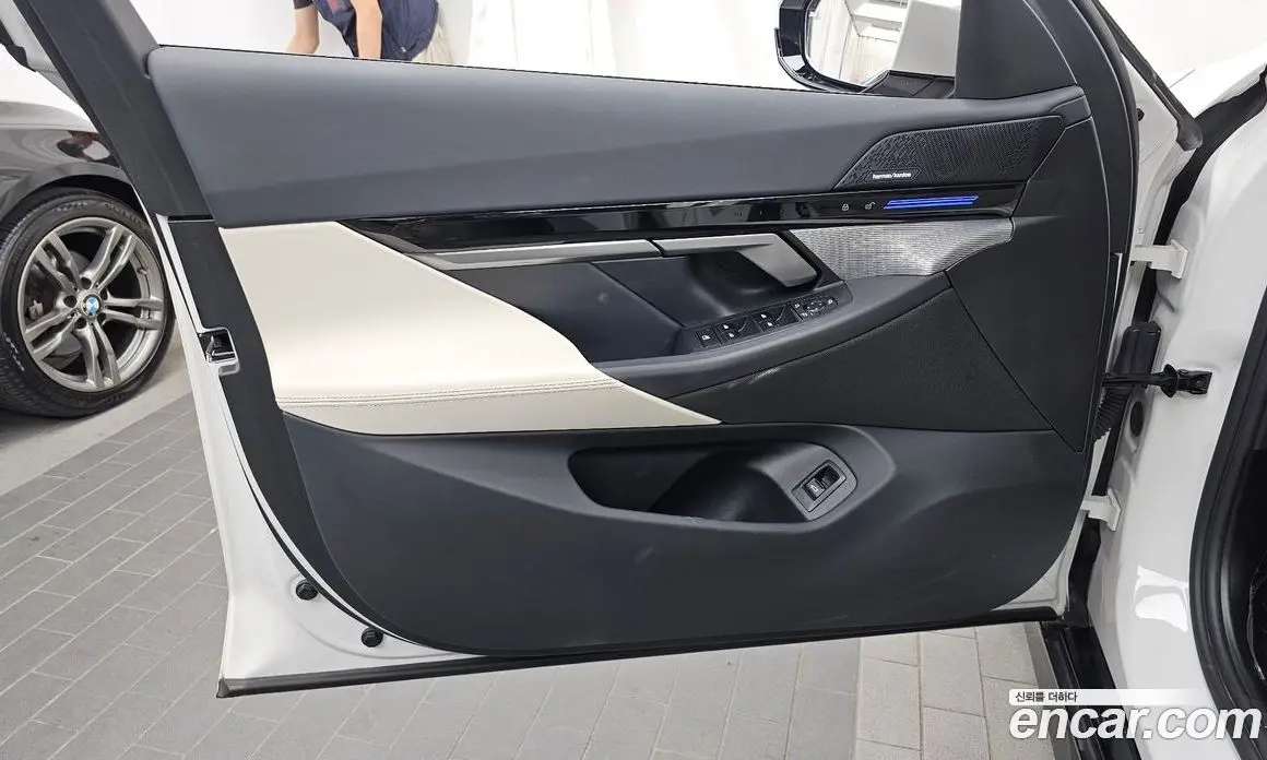 BMW 5 серия 2024 2.0 автомат (гидро), фото 14
