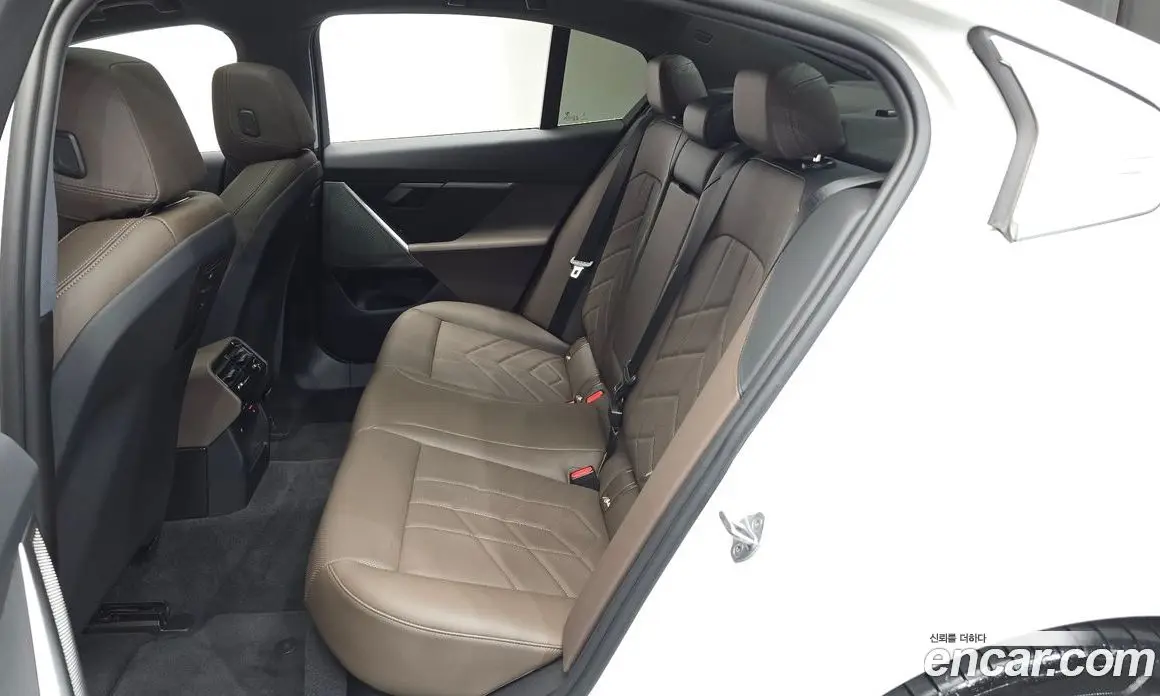 BMW 5 серия 2024 2.0 автомат (гидро), фото 17 BMW 5 серия 2024 2.0 автомат (гидро), фото 17