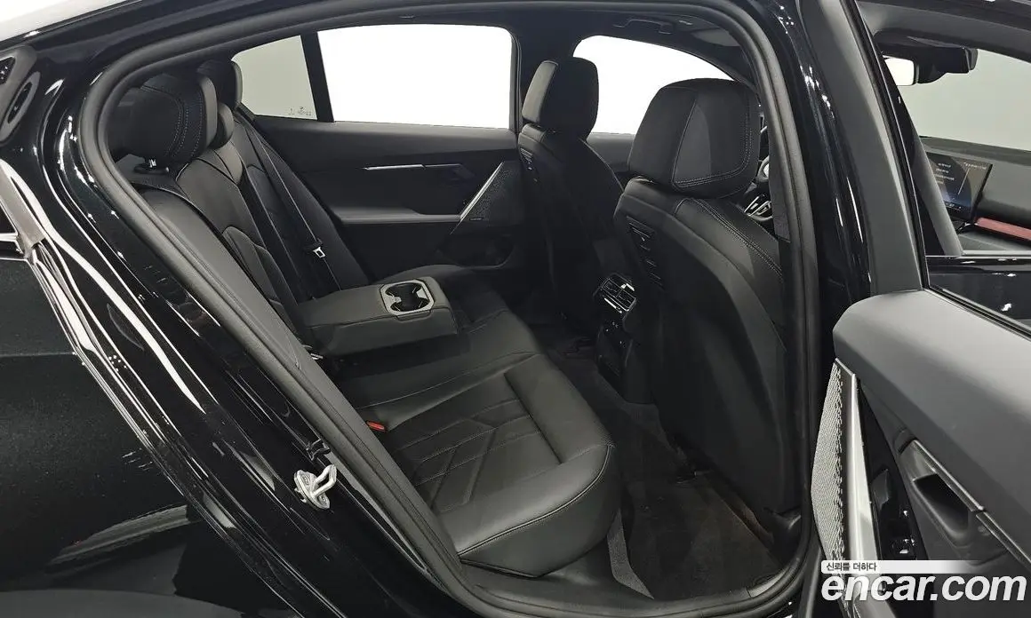 BMW 5 серия 2025 2.0 автомат (гидро), фото 16