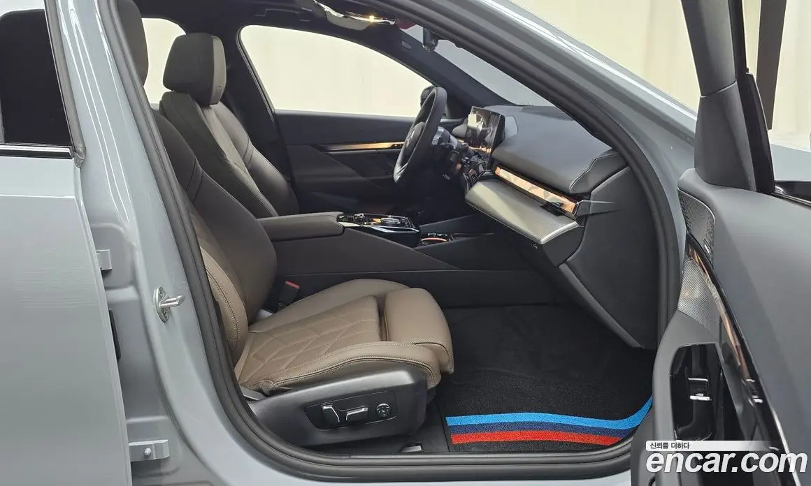 BMW 5 серия 2025 2.0 автомат (гидро), фото 15 BMW 5 серия 2025 2.0 автомат (гидро), фото 15