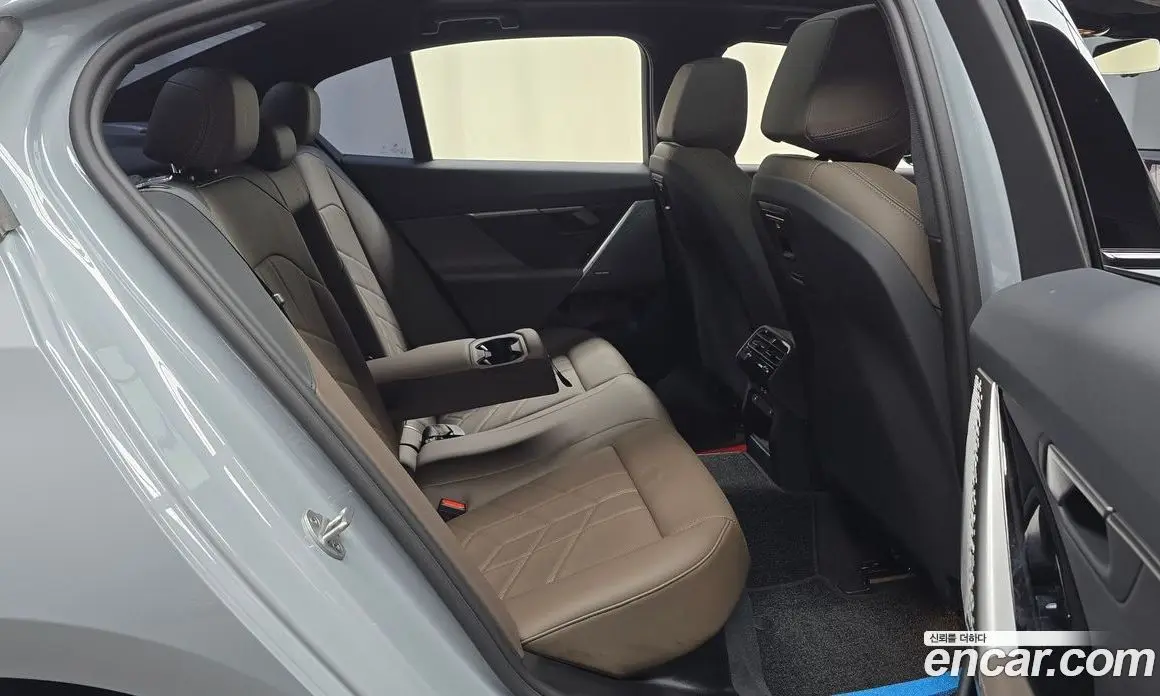 BMW 5 серия 2025 2.0 автомат (гидро), фото 16 BMW 5 серия 2025 2.0 автомат (гидро), фото 16