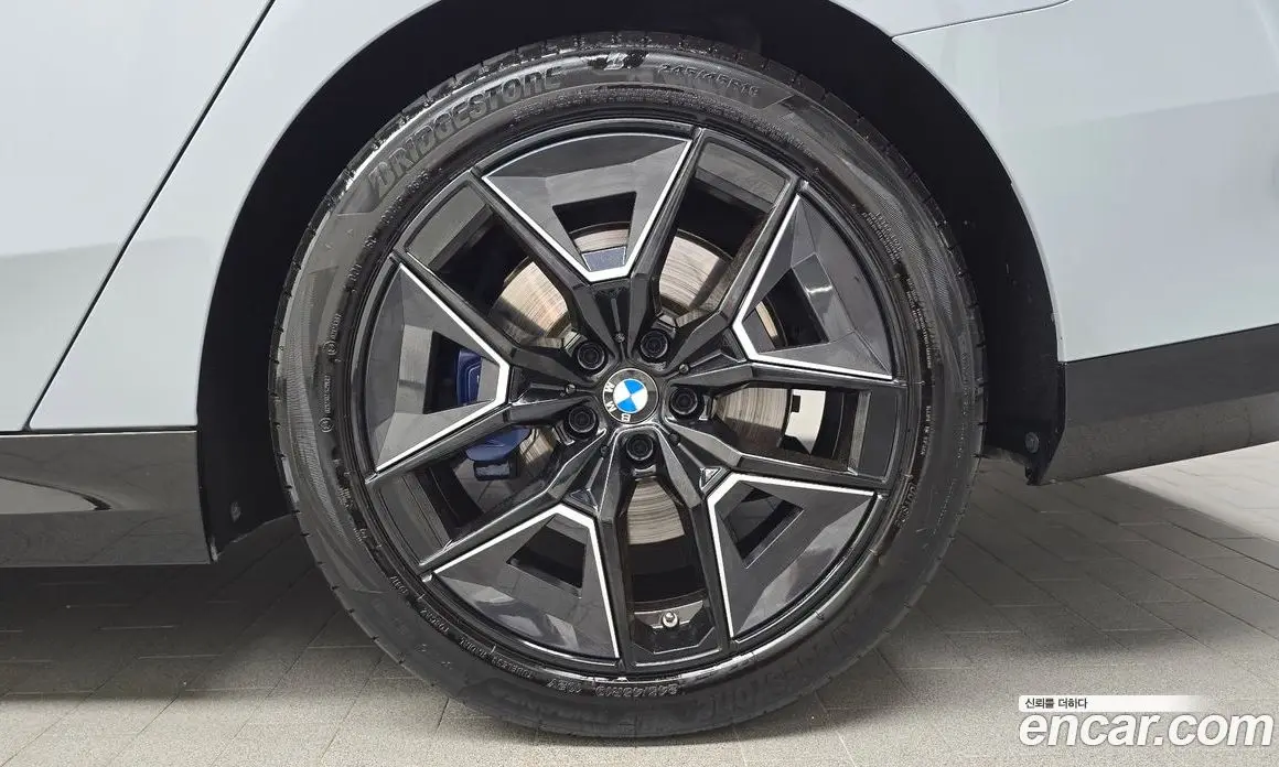 BMW 5 серия 2025 2.0 автомат (гидро), фото 6 BMW 5 серия 2025 2.0 автомат (гидро), фото 6