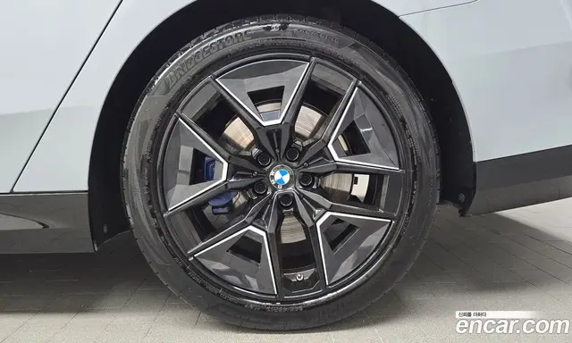 BMW 5 серия 2025 2.0 автомат (гидро), миниатюра 6 BMW 5 серия 2025 2.0 автомат (гидро), миниатюра 6