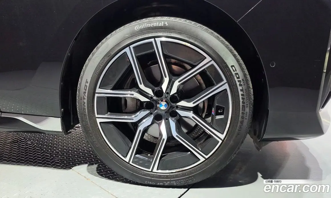 BMW 7 серия 2024 3.0 автомат (гидро), фото 5