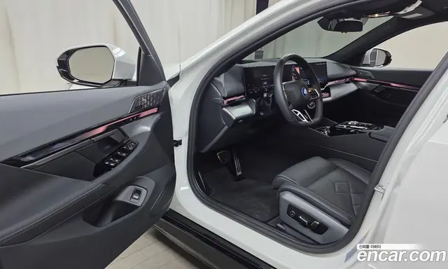 BMW i5 2025 0.2 автомат (гидро), миниатюра 12