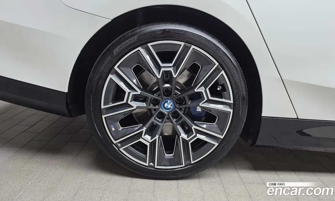 BMW i5 2025 0.2 автомат (гидро), фото 6