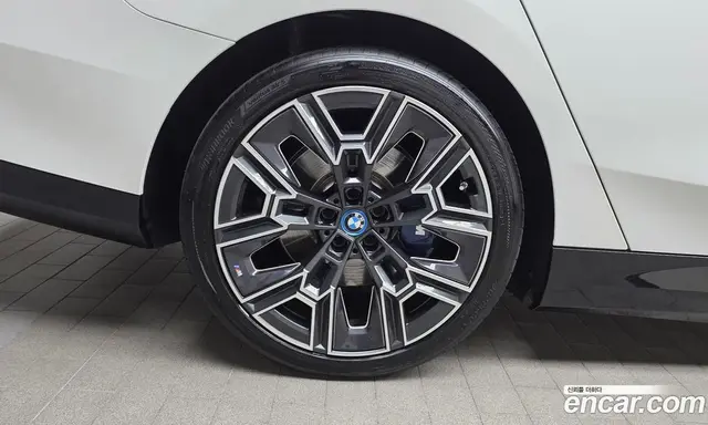 BMW i5 2025 0.2 автомат (гидро), миниатюра 6