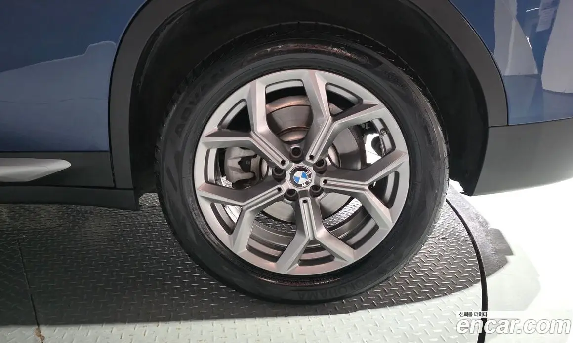 BMW X4 2023 2.0 автомат (гидро), фото 7 BMW X4 2023 2.0 автомат (гидро), фото 7