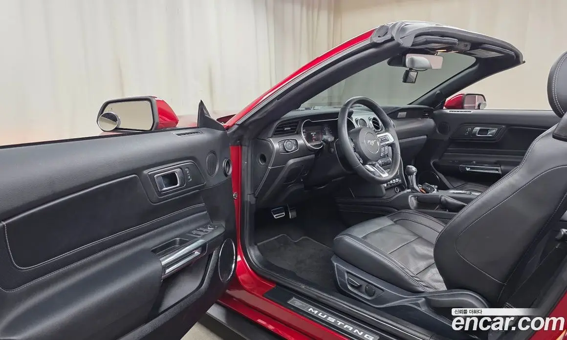 Ford Mustang 2021 2.3 автомат (гидро), фото 12