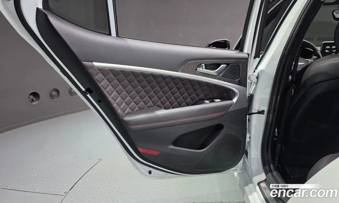 Genesis G70 2019 3.3 автомат (гидро), фото 15 Genesis G70 2019 3.3 автомат (гидро), фото 15