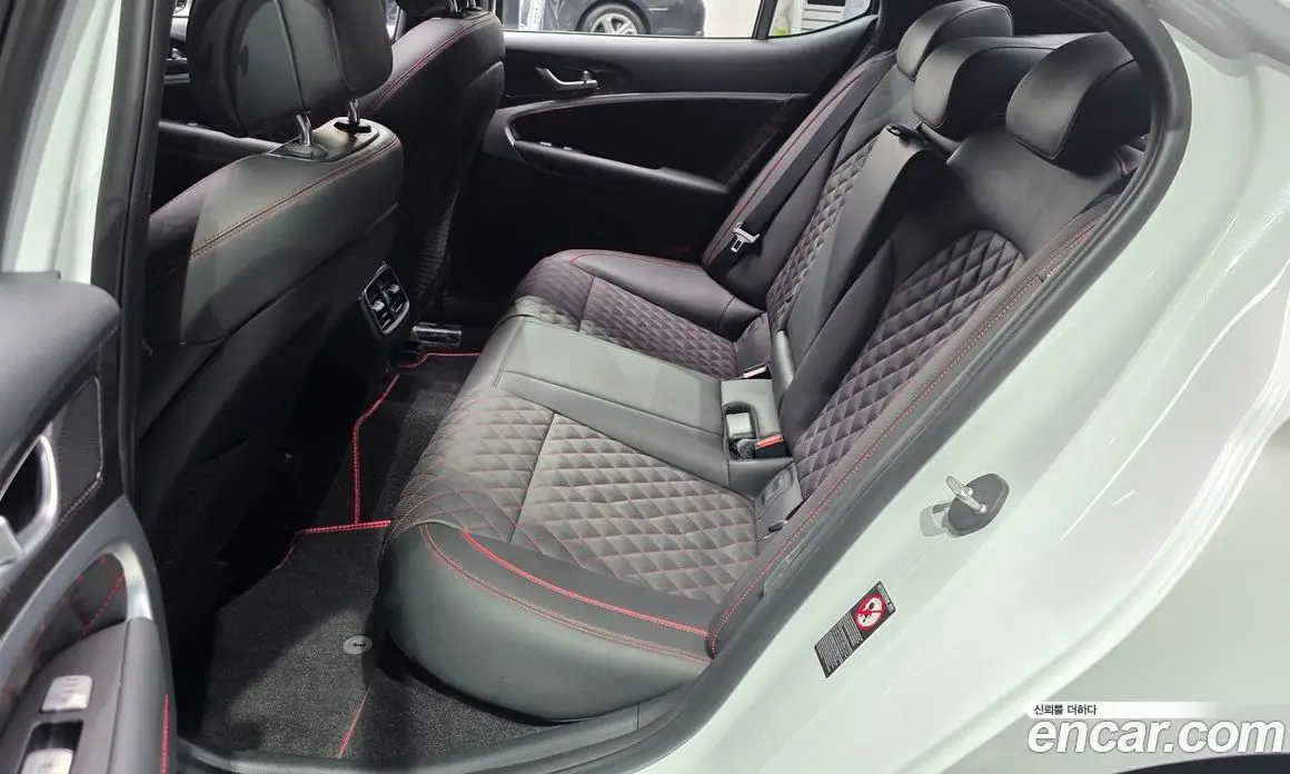 Genesis G70 2019 3.3 автомат (гидро), фото 17 Genesis G70 2019 3.3 автомат (гидро), фото 17