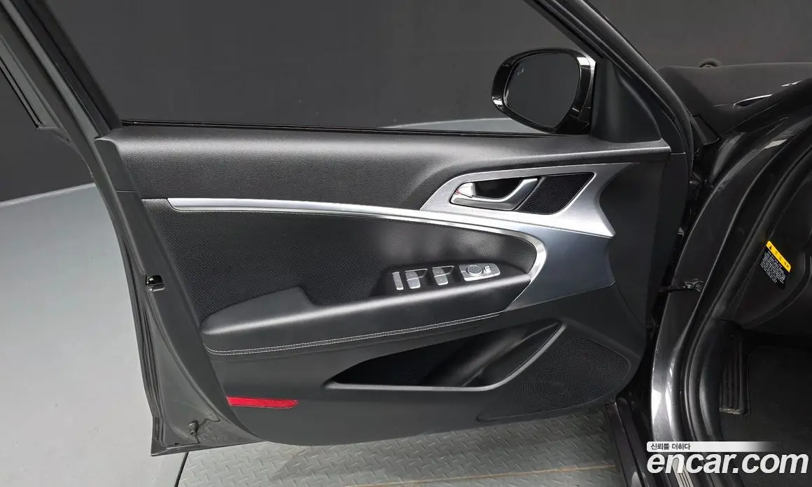 Genesis G70 2019 2.0 автомат (гидро), фото 14 Genesis G70 2019 2.0 автомат (гидро), фото 14