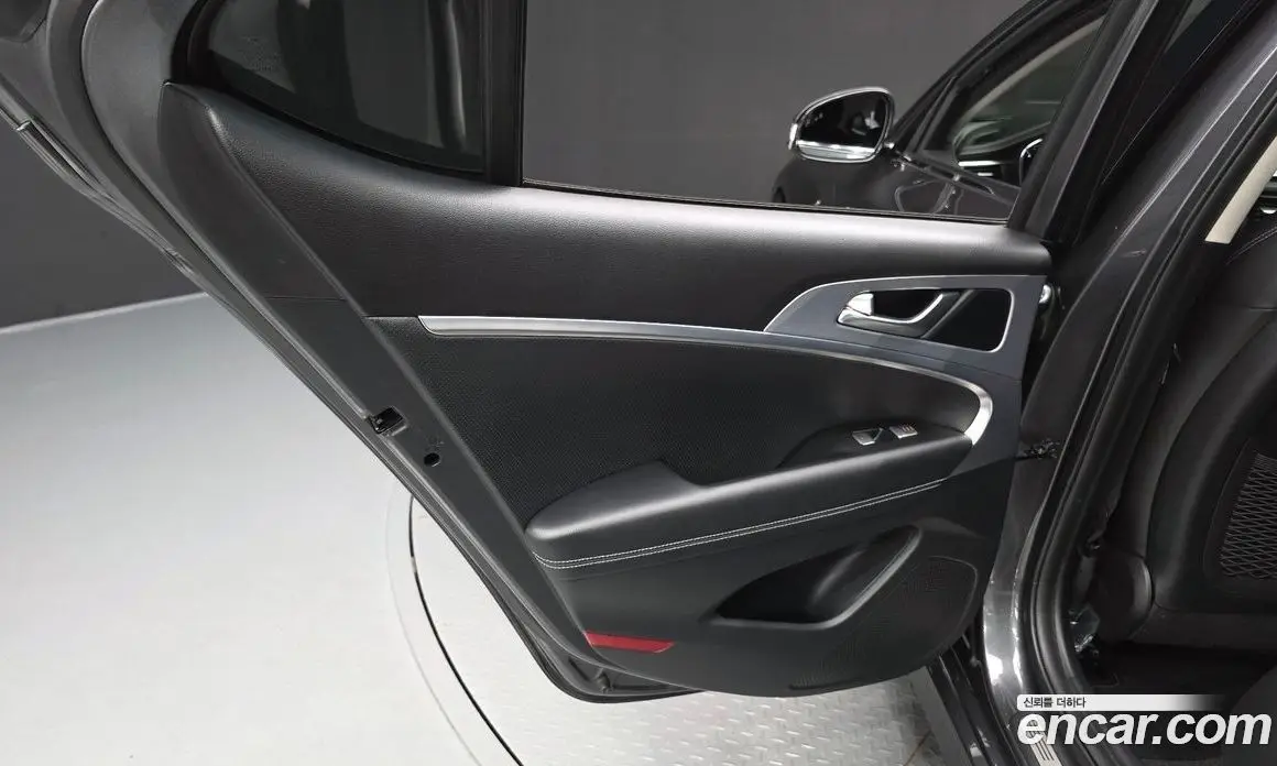 Genesis G70 2019 2.0 автомат (гидро), фото 15 Genesis G70 2019 2.0 автомат (гидро), фото 15