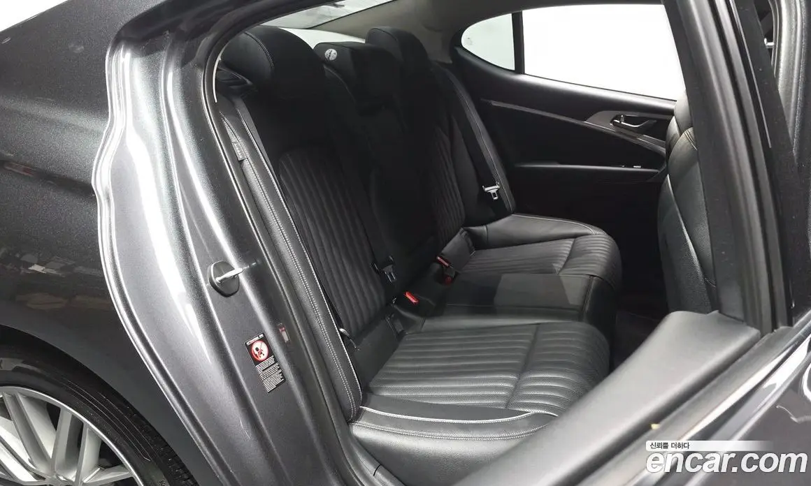 Genesis G70 2019 2.0 автомат (гидро), фото 18 Genesis G70 2019 2.0 автомат (гидро), фото 18