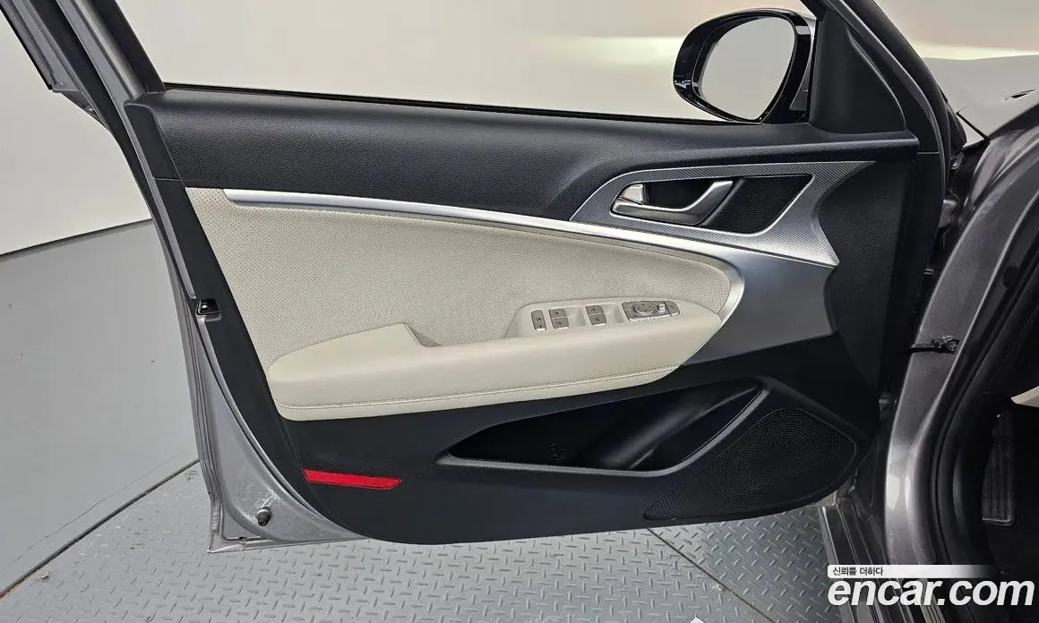 Genesis G70 2021 2.0 автомат (гидро), фото 14 Genesis G70 2021 2.0 автомат (гидро), фото 14