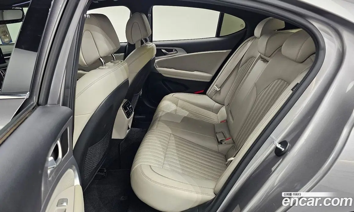 Genesis G70 2021 2.0 автомат (гидро), фото 18 Genesis G70 2021 2.0 автомат (гидро), фото 18