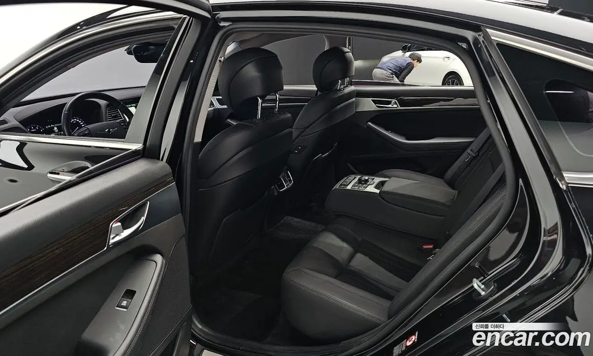 Genesis G80 2017 3.3 автомат (гидро), фото 17 Genesis G80 2017 3.3 автомат (гидро), фото 17