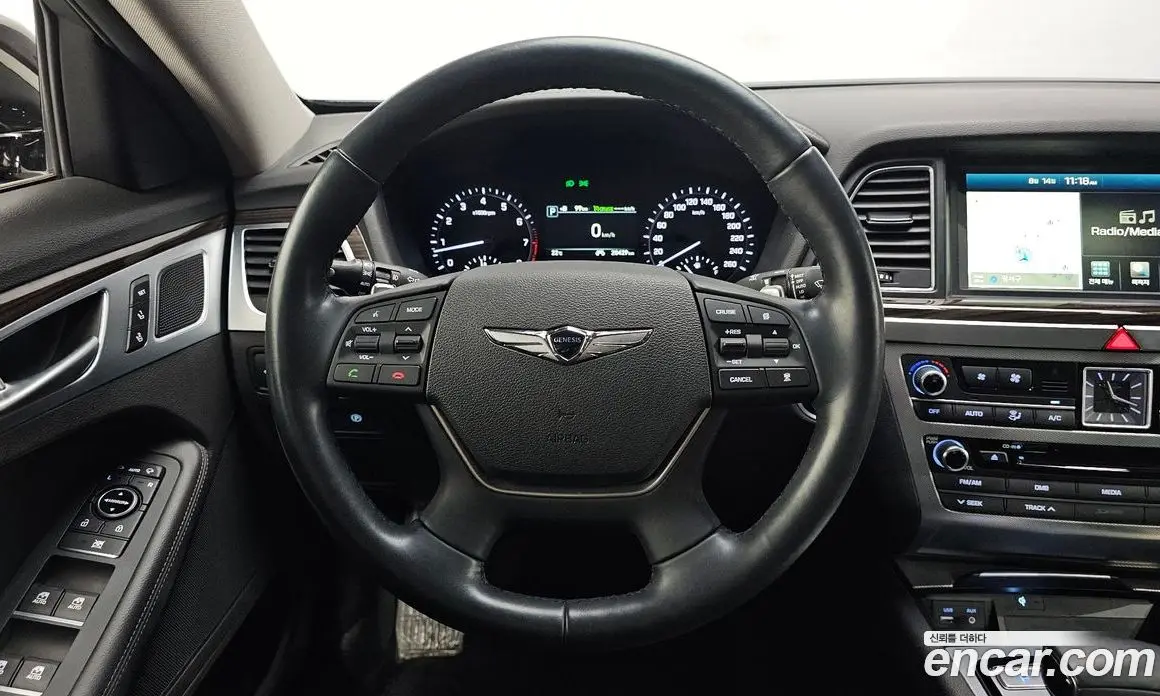 Genesis G80 2017 3.3 автомат (гидро), фото 18 Genesis G80 2017 3.3 автомат (гидро), фото 18