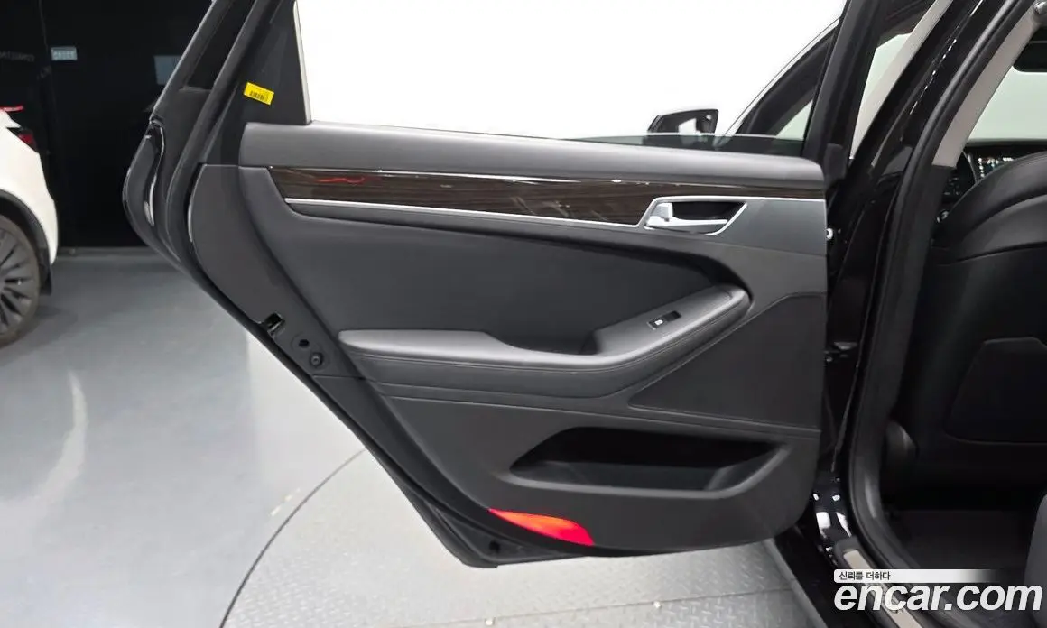 Genesis G80 2018 3.3 автомат (гидро), фото 14 Genesis G80 2018 3.3 автомат (гидро), фото 14