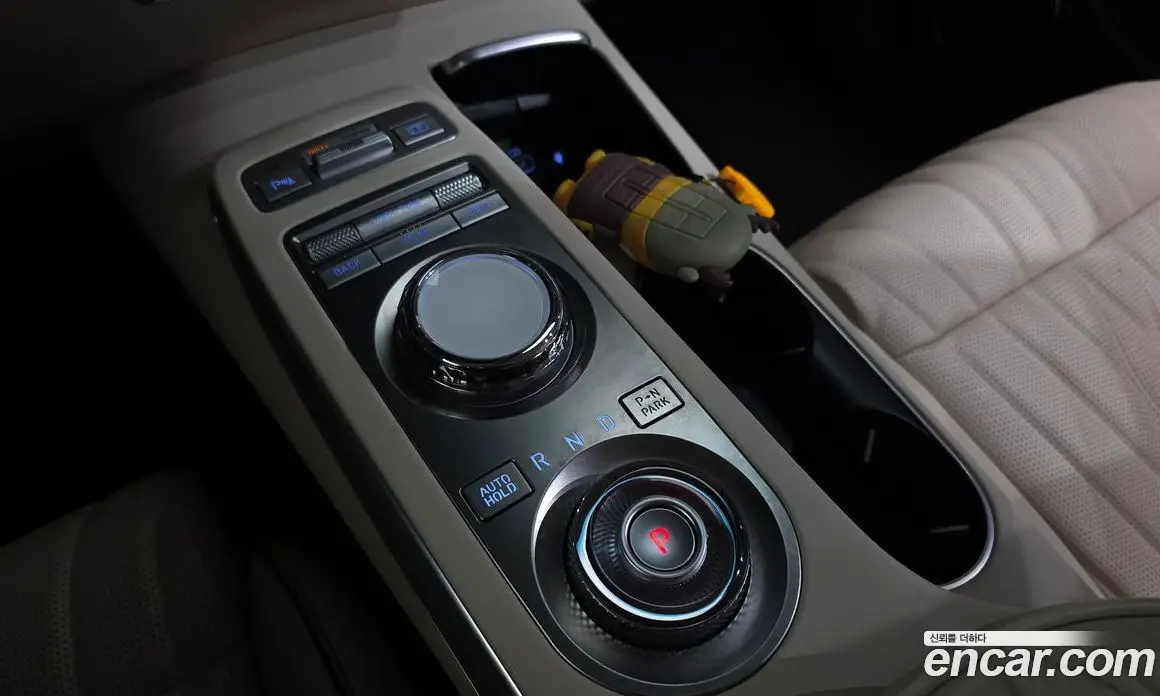 Genesis GV70 2021 2.5 автомат (гидро), фото 12 Genesis GV70 2021 2.5 автомат (гидро), фото 12