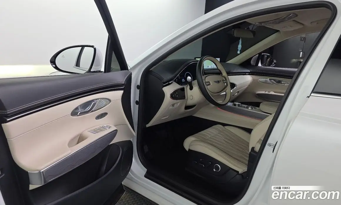 Genesis GV70 2021 2.5 автомат (гидро), фото 13 Genesis GV70 2021 2.5 автомат (гидро), фото 13