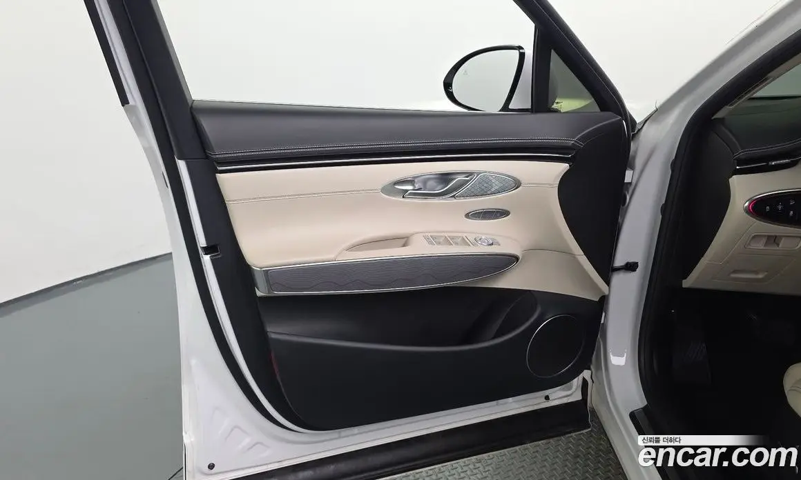 Genesis GV70 2021 2.5 автомат (гидро), фото 14 Genesis GV70 2021 2.5 автомат (гидро), фото 14