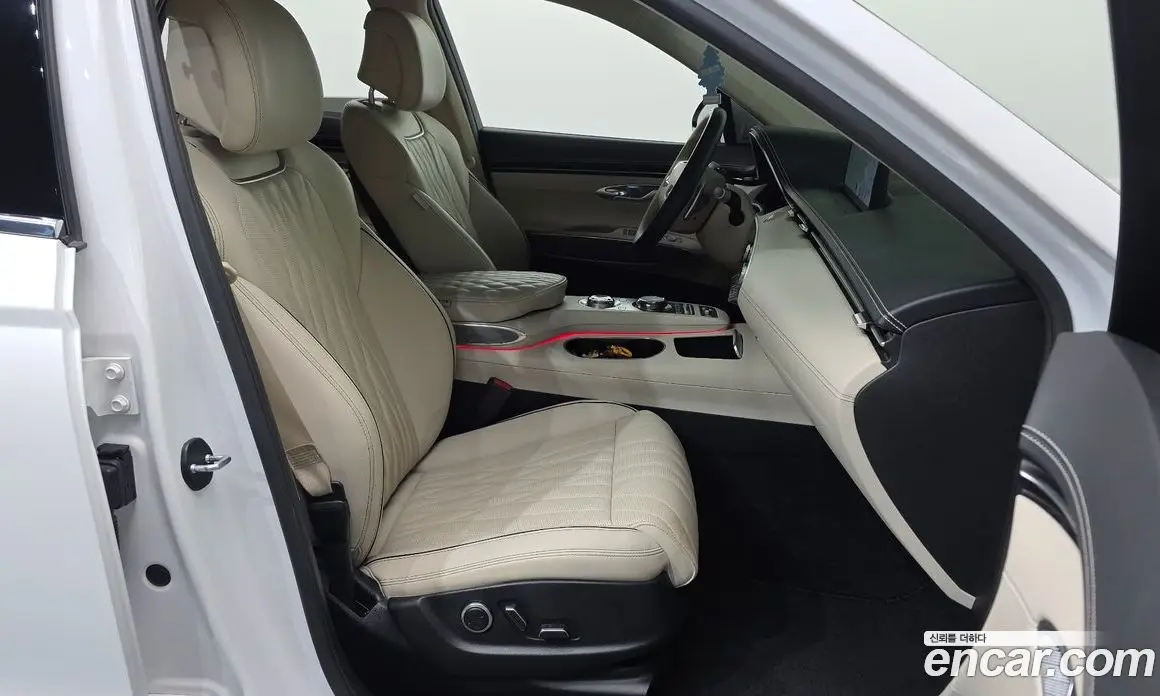 Genesis GV70 2021 2.5 автомат (гидро), фото 17 Genesis GV70 2021 2.5 автомат (гидро), фото 17