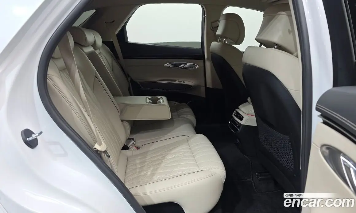 Genesis GV70 2021 2.5 автомат (гидро), фото 18 Genesis GV70 2021 2.5 автомат (гидро), фото 18