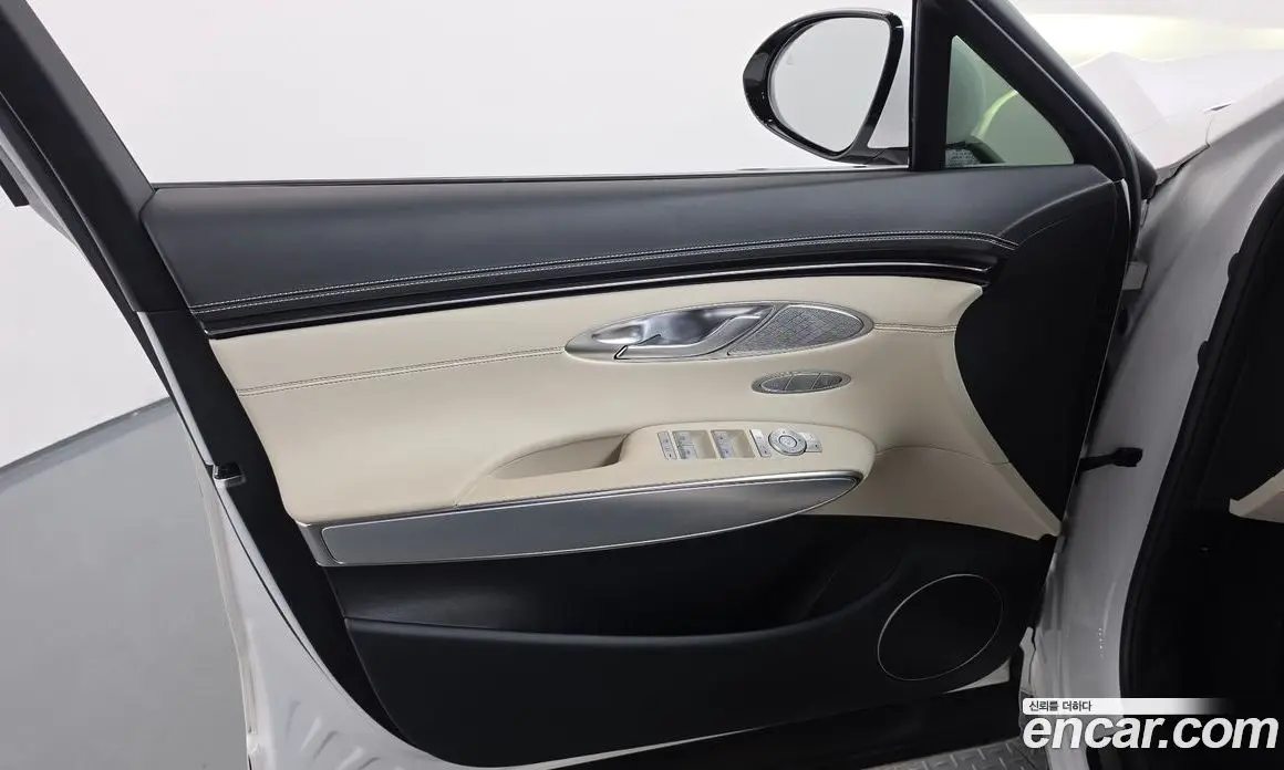 Genesis GV70 2021 2.5 автомат (гидро), фото 14 Genesis GV70 2021 2.5 автомат (гидро), фото 14