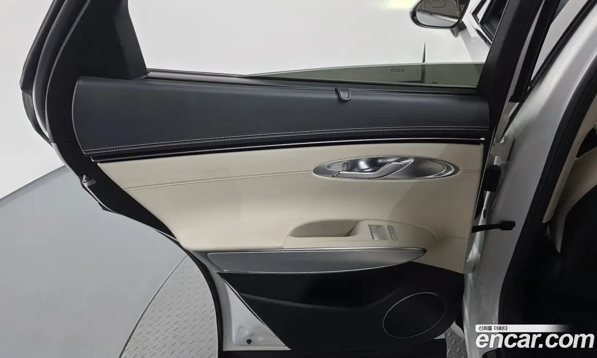 Genesis GV70 2021 2.5 автомат (гидро), фото 15 Genesis GV70 2021 2.5 автомат (гидро), фото 15