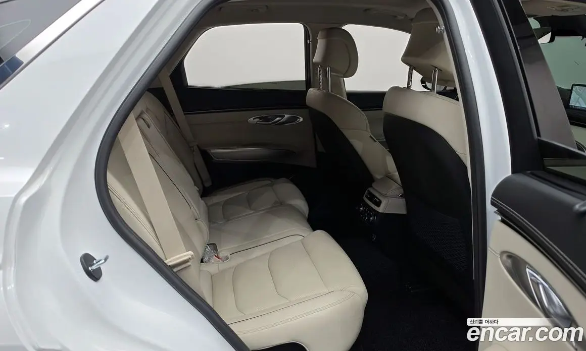 Genesis GV70 2021 2.5 автомат (гидро), фото 17 Genesis GV70 2021 2.5 автомат (гидро), фото 17