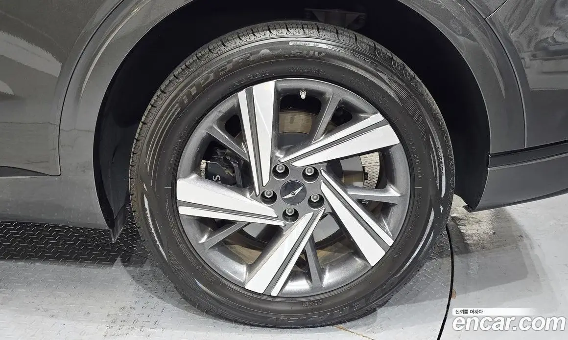 Genesis GV70 2024 2.5 автомат (гидро), фото 7 Genesis GV70 2024 2.5 автомат (гидро), фото 7