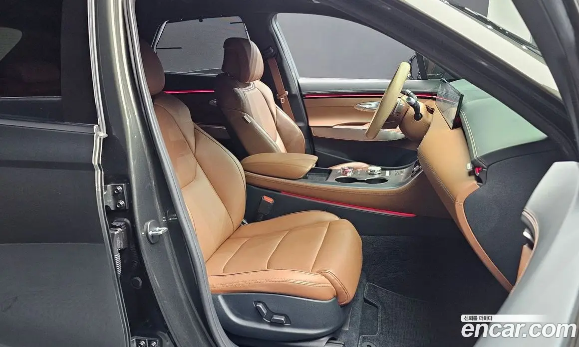 Genesis GV70 2024 2.5 автомат (гидро), фото 16