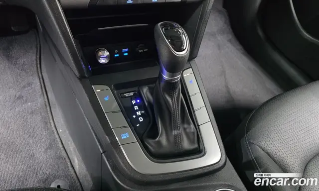 Hyundai Avante 2017 1.6 автомат (гидро), миниатюра 12